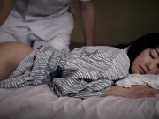 扭进她小小的屁股里2