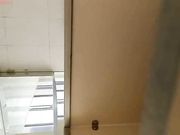 牛人潜入公共女厕偷拍