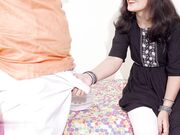 辣妹妈妈调情骑在妈妈的身上用大鸡巴和精液给妈妈提供动力