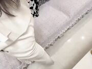 会喷水的亲姐姐把工装OL的气质姐姐拴着狗链调教，口塞像母狗一样，小穴全湿中出内射