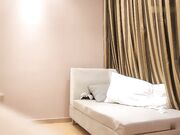 约了个白衣肉肉身材少妇沙发上啪啪 掰穴口交拉着手后入大力抽插猛操