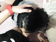 晚上加班吃宵夜灌醉未婚女同事蒙着眼睛把她下面摸出水性奋后主动吃鸡巴做爱