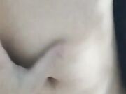 虐操喷水嫂子新作 正和嫂子偷情大哥来电话 后面狂插 喷满地水