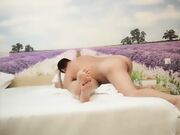 某技校校花级性感美女为赚零花钱私下偶尔援交 酒店被憋了好久的中年男扒光衣服