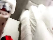 带两个妹子酒店玩双飞，全程露脸乖巧听话，床上床下轮着草两个骚逼，多体位蹂躏浪叫呻吟不止，精彩不要错过