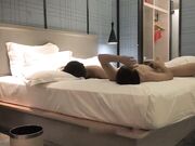 深夜场约了个高颜值大长腿嗲嗲妹子 蹲着口交舔弄上位骑乘侧入抽插猛操