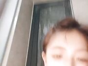 白丝高跟露脸校园女神归来，看的小鸡帮帮硬，淫声荡语互动撩骚揉奶玩逼看特写，道具抽插骚穴淫水泛滥好刺激