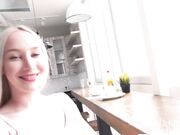 工作时调皮的老板娘用性爱诱惑你 这怎么可能安心工作