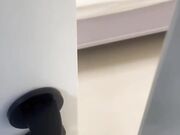 没想到哥哥反手掏出鸡巴给妹妹“打针”哥哥一时分不清妹妹是发烧还是发骚！