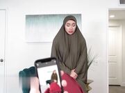 我抓住了我的继母把柄现在让她给我好好的让我操逼