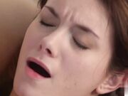 一起举办火辣女同性恋表演骑乘技术