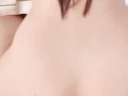 无奈家里管的太严只能在这段时间偷跑出来与我做爱