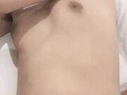 颜值不错苗条妹子和炮友啪啪 口交大黑牛玩弄后入抽插 很是诱惑喜欢不要错过