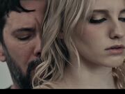 牙套妹勾引并操了18岁的青少年大鸡巴男友 被射满满一身非常满意