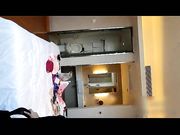 年轻的灵魂互相满足身体的欲望