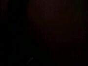 带着胆小怕事的妹妹第一次去酒吧，酒吧结束到楼下车库把妹妹脱光强行插入