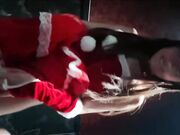 圣诞吃鸡第2季圣诞节最新流出极品身材嫩妹身穿圣诞服和男友在KTV里疯狂做爱啪啪大屌无情抽插吃鸡自慰