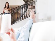 女佣与主妇发生了赤裸裸的婚外