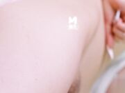 大一长腿模特签约老教授男技师破处实录