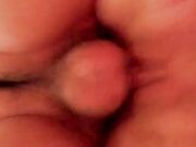 美乳少妇住酒店勾搭服务生小哥 白丝高跟第一视角无套啪啪口爆吞精