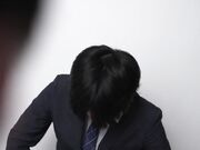 对30岁仍处男的小叔心生怜悯 答应了他一生的请求后插入1