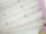 公公勾引儿媳 哄孙子睡觉儿媳露出大奶子被操