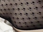 表姐夫去外地出差后好色表弟勾引表姐偷情假装按摩实则脱下裤子爆操内射表姐