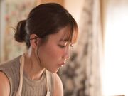 一位拥有傲人巨臀身材火辣的家庭主妇兼管家2