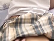 JK制服清纯大一学生妹 啪啪闯红灯流血继续干