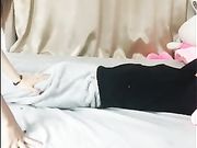 性感漂亮的网红女神鹿少女剧情演绎趁爸爸不在主动引诱在睡觉的外甥啪啪,爽的大叫：宝宝操我,快一点,射我嘴里!