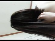 口活超棒的吊钟乳骚女,把全是白浆的鸡巴直接塞她嘴里