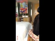 の風吟鳥唱作品 瑜伽教練嘉嘉兼外圍私拍＆藝校清純美女為入行被攝影帶酒店玩3P～01