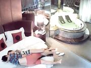 学院附近青年学生情侣开房造爱让人羡慕激情舌吻互抠浴缸内操逼回床猛干冲刺