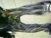 高跟美眉尿的很急像喷泉一样