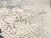 和性感黑丝女同事吃饭饮料下迷药