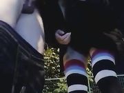 美女与男友寒冷夜晚在大街上啪啪