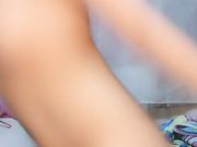 妹子全裸按摩器自慰喷水