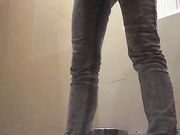 滑冰的妹子差点尿到裤子里