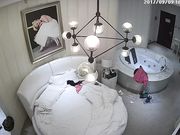 美女吃肉棒的样子很诱人