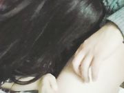 轮操小嫩逼白浆淫水流 两根鸡巴轮流吮吸