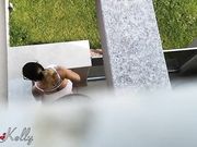 偷拍美女户外自家阳台自摸