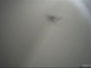 尾随几个妹子进女厕偷窥