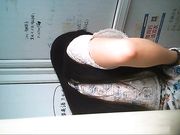 女厕近距离偷拍怎么拍的这么清晰