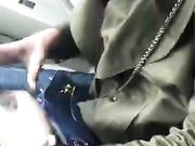 中午开车接漂亮小情人下班