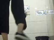 商场厕拍妹子下面的毛真多