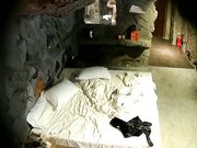 小伙没啥经验被骑几下就射了