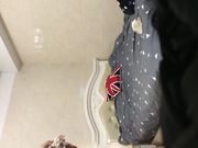 装扮成女人在家接客的伪娘