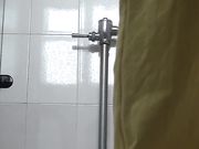 商场厕拍 两条大白腿很是赏心悦目