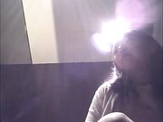 坐厕偷拍漂亮时尚妹子的不雅动作