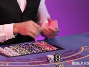 在赌场里骑大肉棒的小女人